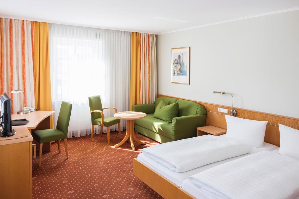 Classic Double Room,120902229:JPEG